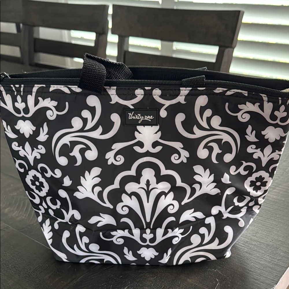 Thirty-One Black and White Damask Tote Bag- NEW! Insulated! 13.5x10